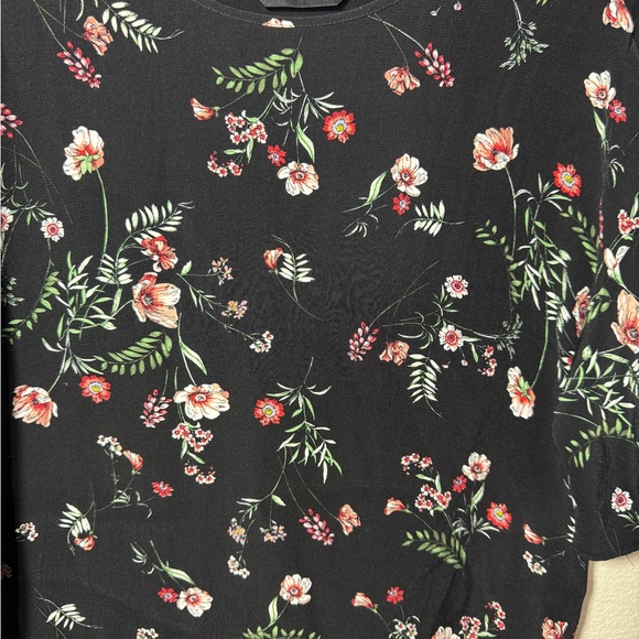 F&F Black Floral Flutter Sleeve Blouse Size US 6 / UK 10 Lightweight - Picture 2 of 7